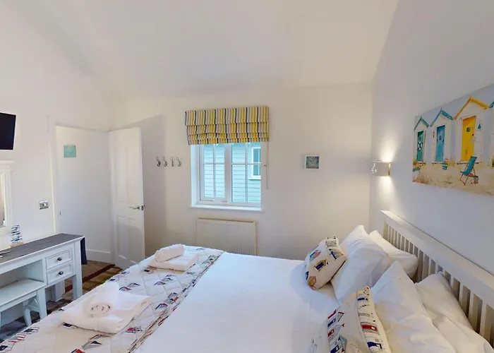 The Blue Anchor At The Bay Filey, Sleeps 4, 2 Dogs Welcome For Free Too