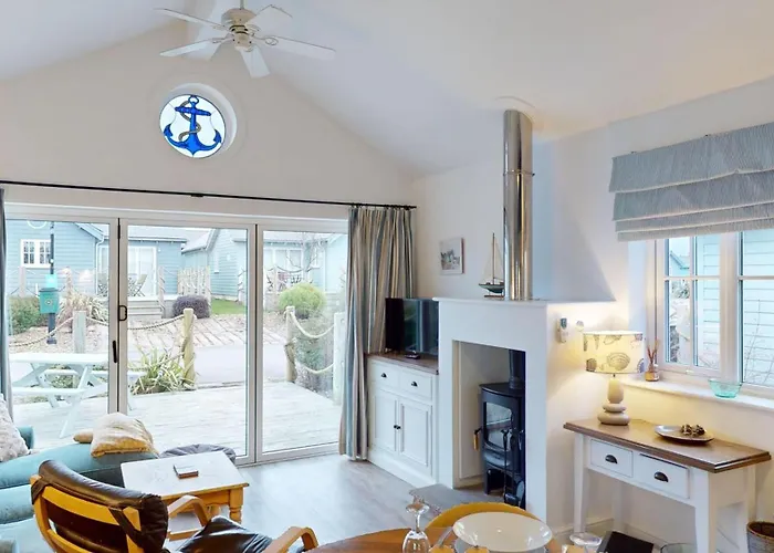 The Blue Anchor At The Bay Filey, Sleeps 4, 2 Dogs Welcome For Free Too