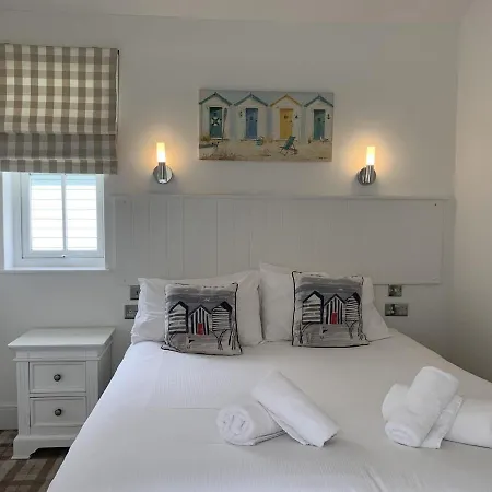 The Blue Anchor At The Bay Filey, Sleeps 4, 2 Dogs Welcome For Free Too Exterior photo